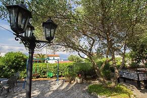 Apartment in Slatine Near the Sea Beach