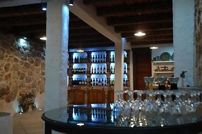 House Rilovic - Two Bedroom House With Swimming Pool and Jacuzzi