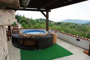 House Rilovic - Two Bedroom House With Swimming Pool and Jacuzzi