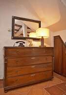 House Rilovic - Two Bedroom House With Swimming Pool and Jacuzzi