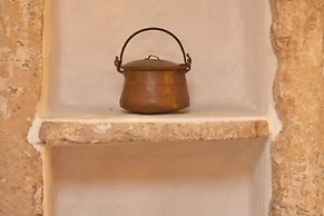 House Rilovic - Two Bedroom House With Swimming Pool and Jacuzzi