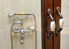 House Rilovic - Two Bedroom House With Swimming Pool and Jacuzzi