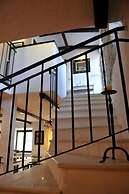 House Rilovic - Two Bedroom House With Swimming Pool and Jacuzzi