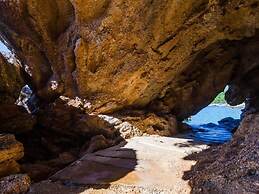 Villa Sea Edge - Three Bedroom Villa With Sea View