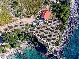 Villa Sea Edge - Three Bedroom Villa With Sea View