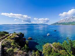 Villa Sea Edge - Three Bedroom Villa With Sea View