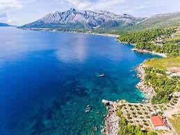 Villa Sea Edge - Three Bedroom Villa With Sea View