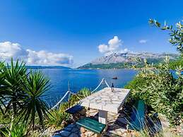 Villa Sea Edge - Three Bedroom Villa With Sea View