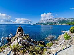 Villa Sea Edge - Three Bedroom Villa With Sea View