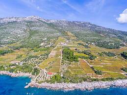 Villa Sea Edge - Three Bedroom Villa With Sea View