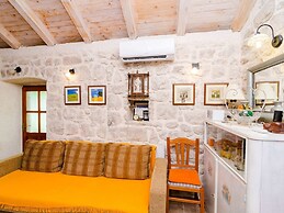 Holiday Home Kamenice - One Bedroom Holiday Home With Terrace