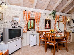 Holiday Home Kamenice - One Bedroom Holiday Home With Terrace