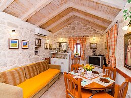 Holiday Home Kamenice - One Bedroom Holiday Home With Terrace