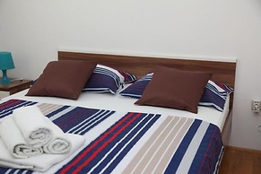 Apartment Toma - Comfort Two Bedroom Apartment With Terrace and Sea Vi