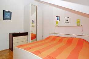 Apartments Tomasic - Two Bedroom Apartment With Terrace and Sea View