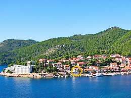 Apartments Tomasic - Two Bedroom Apartment With Terrace and Sea View