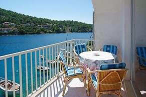Apartments Tomasic - Two Bedroom Apartment With Terrace and Sea View