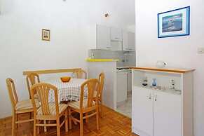 Apartments Tomasic - Two Bedroom Apartment With Terrace and Sea View