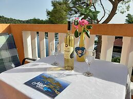 Apartments Vinko Mljet- One-bedroom Apartment With Terrace