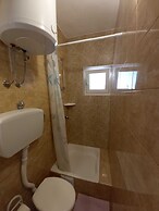 Apartments Vinko Mljet- One-bedroom Apartment With Terrace