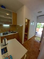 Apartments Vinko Mljet- One-bedroom Apartment With Terrace