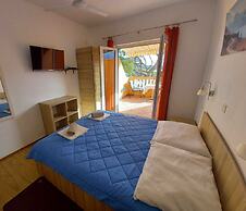 Apartments Vinko Mljet- One-bedroom Apartment With Terrace