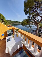 Apartments Vinko Mljet- One-bedroom Apartment With Terrace