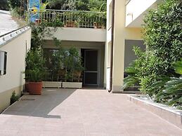 Apartments Villa Moonlight - Two Bedroom Apartment With Sea View Terra