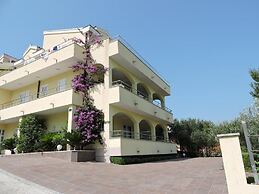 Apartments Villa Moonlight - Two Bedroom Apartment With Sea View Terra