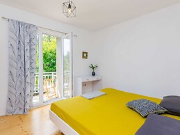 Apartment Konak - Two Bedroom Apartment With Balcony and Sea View