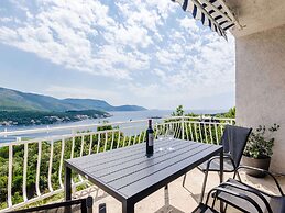 Apartment Konak - Two Bedroom Apartment With Balcony and Sea View