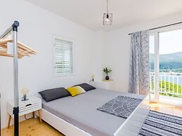 Apartment Konak - Two Bedroom Apartment With Balcony and Sea View