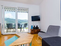 Apartment Konak - Two Bedroom Apartment With Balcony and Sea View