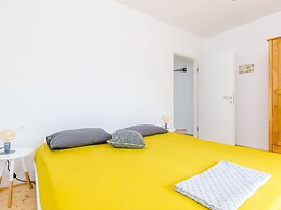 Apartment Konak - Two Bedroom Apartment With Balcony and Sea View