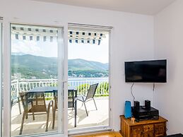 Apartment Konak - Two Bedroom Apartment With Balcony and Sea View