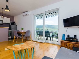 Apartment Konak - Two Bedroom Apartment With Balcony and Sea View