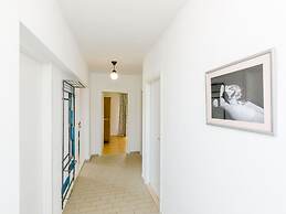 Apartment Konak - Two Bedroom Apartment With Balcony and Sea View