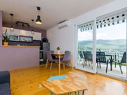 Apartment Konak - Two Bedroom Apartment With Balcony and Sea View