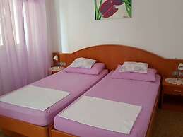 Rooms Milena - Double or Twin Room With External Private Bathroom