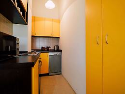 Lovely Apartment With Swimming Pool