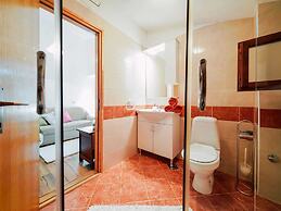 Lovely Apartment With Swimming Pool