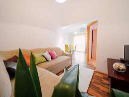 Lovely Apartment With Swimming Pool