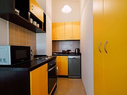 Lovely Apartment With Swimming Pool