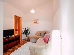 Lovely Apartment With Swimming Pool