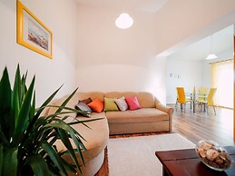 Lovely Apartment With Swimming Pool