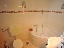 Apartments Tino- Two Bedroom Apartment With Balcony and Sea View