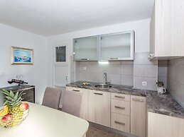 Apartments Tino- Two Bedroom Apartment With Balcony and Sea View