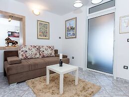 Apartments Tino- Two Bedroom Apartment With Balcony and Sea View