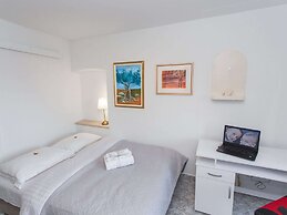 Apartments Tino- Two Bedroom Apartment With Balcony and Sea View