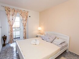 Apartments Tino- Two Bedroom Apartment With Balcony and Sea View